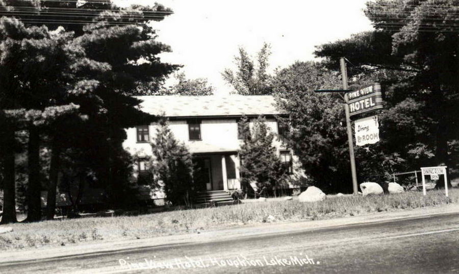 Pine View Hotel - Vintage Postcard (newer photo)